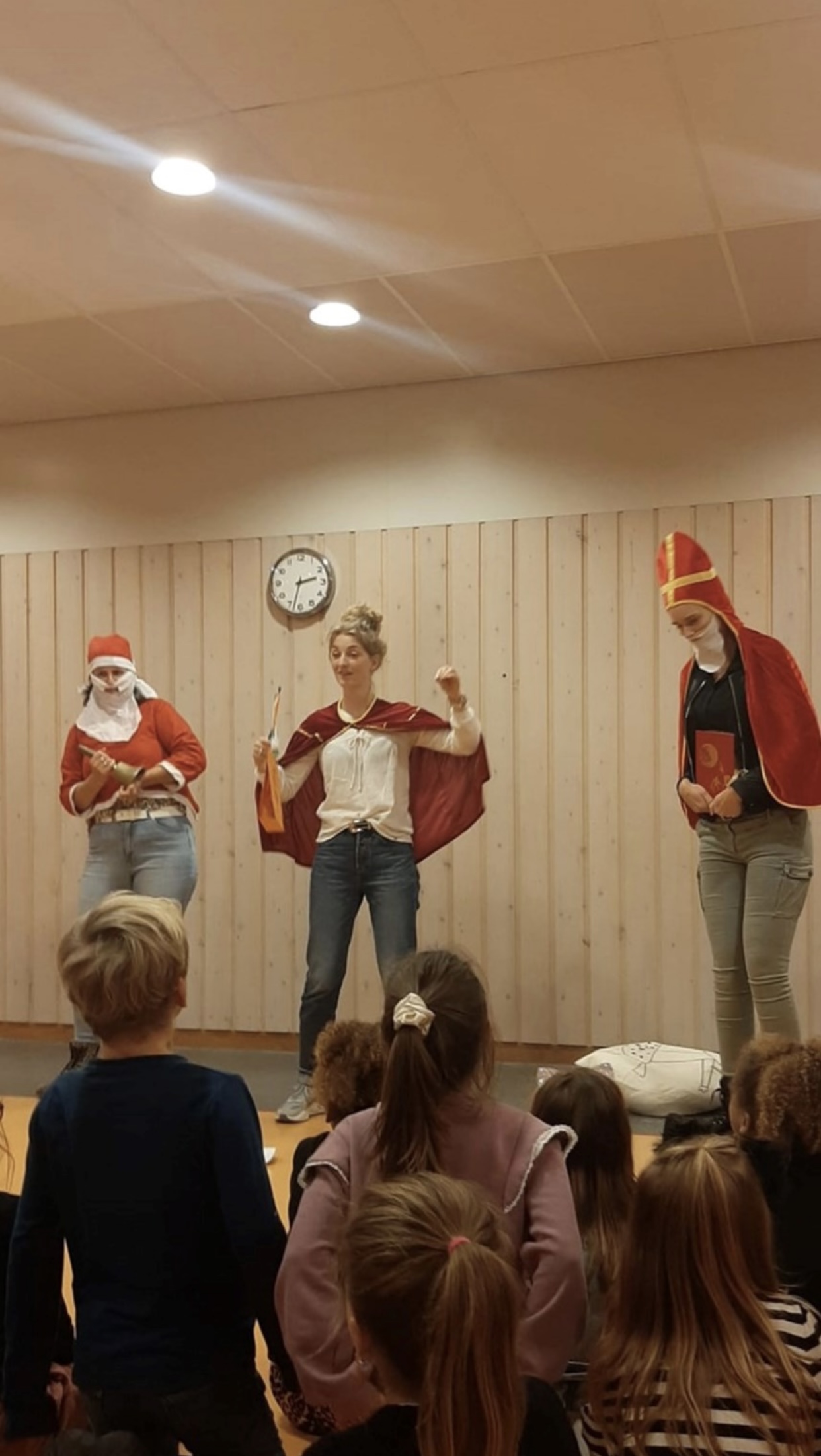 Thema opening: Let’s have a party!